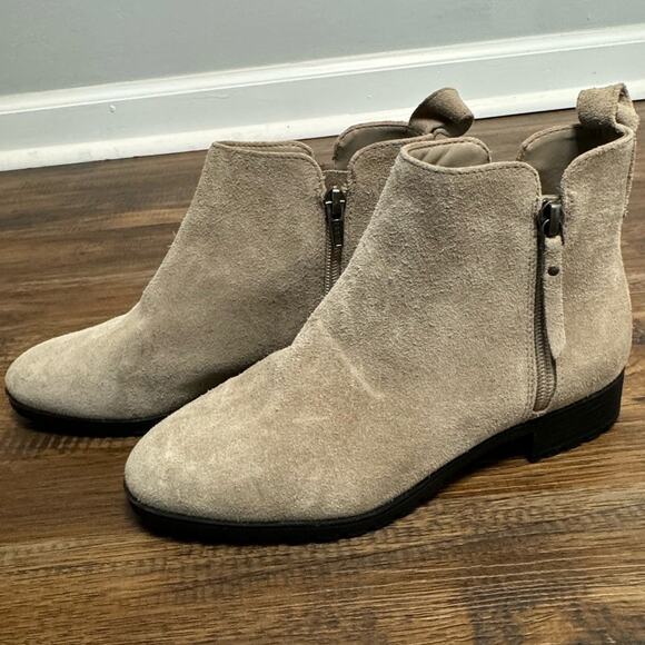 Caslon Brielle Water Resistant Bootie size 5.5M never worn outdoors MSRP $70 - Picture 4 of 13